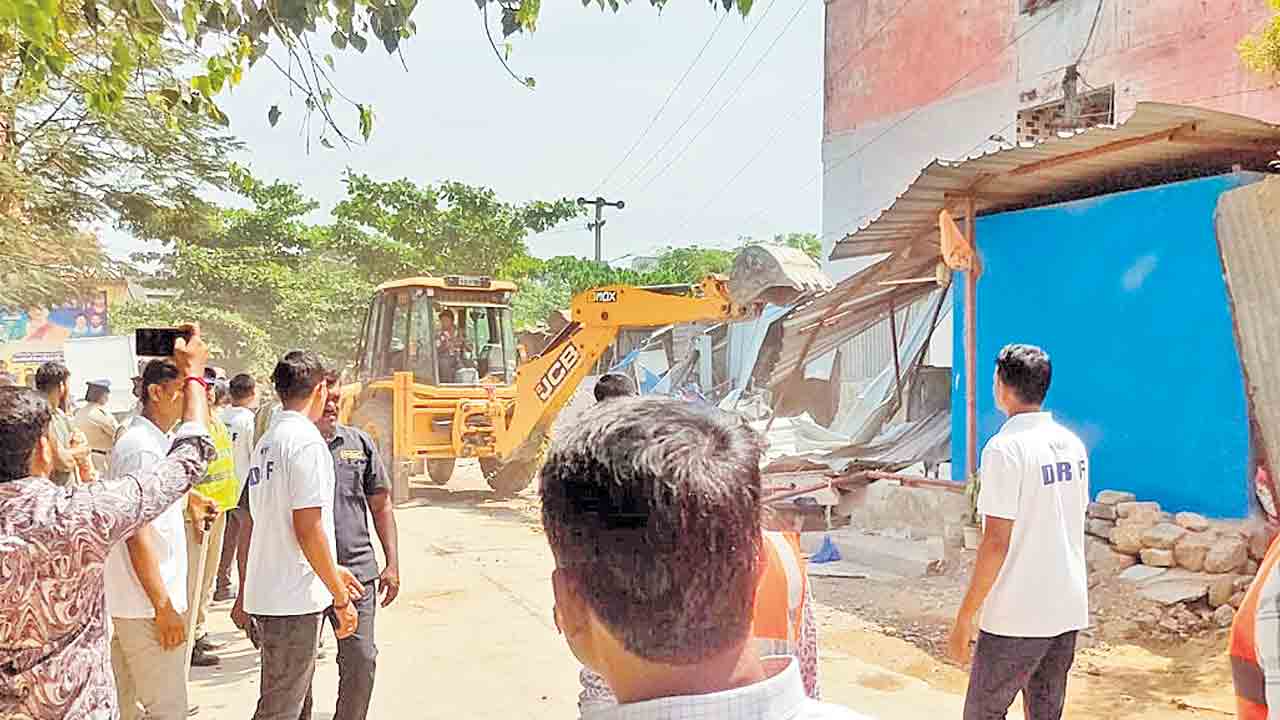 నాటి అవలక్షణాలే నేటి కాంగ్రెస్‌ సొంతం!