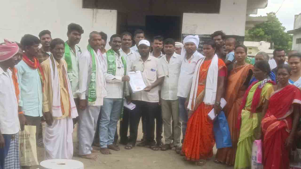 Caste certificates | వలస లంబాడీల కుల ధ్రువీకరణ పత్రాలు రద్దు చేయాలి