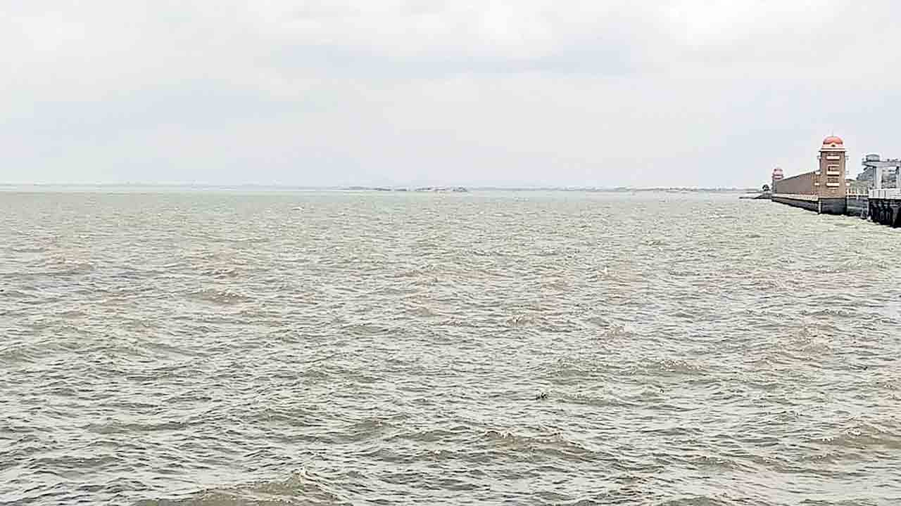 1,386 టీఎంసీలు సముద్రం పాలు