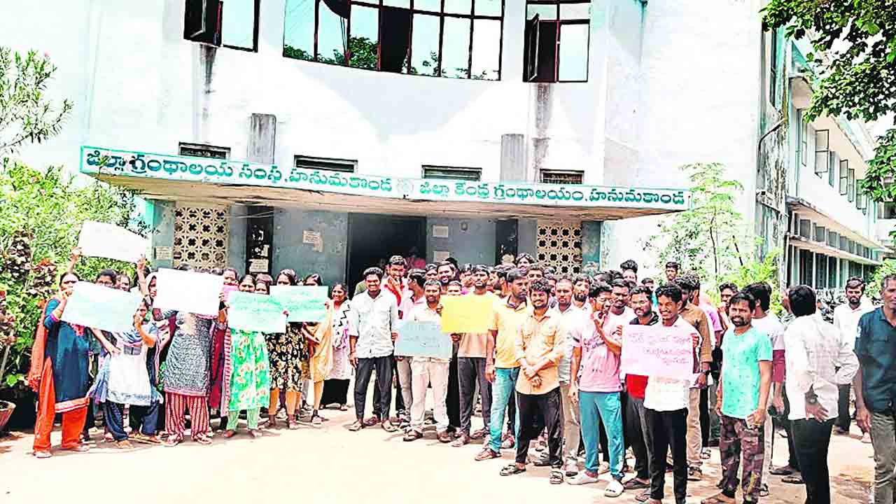 జాబ్‌ క్యాలెండర్‌ వెంటనే విడుదల చేయాలి