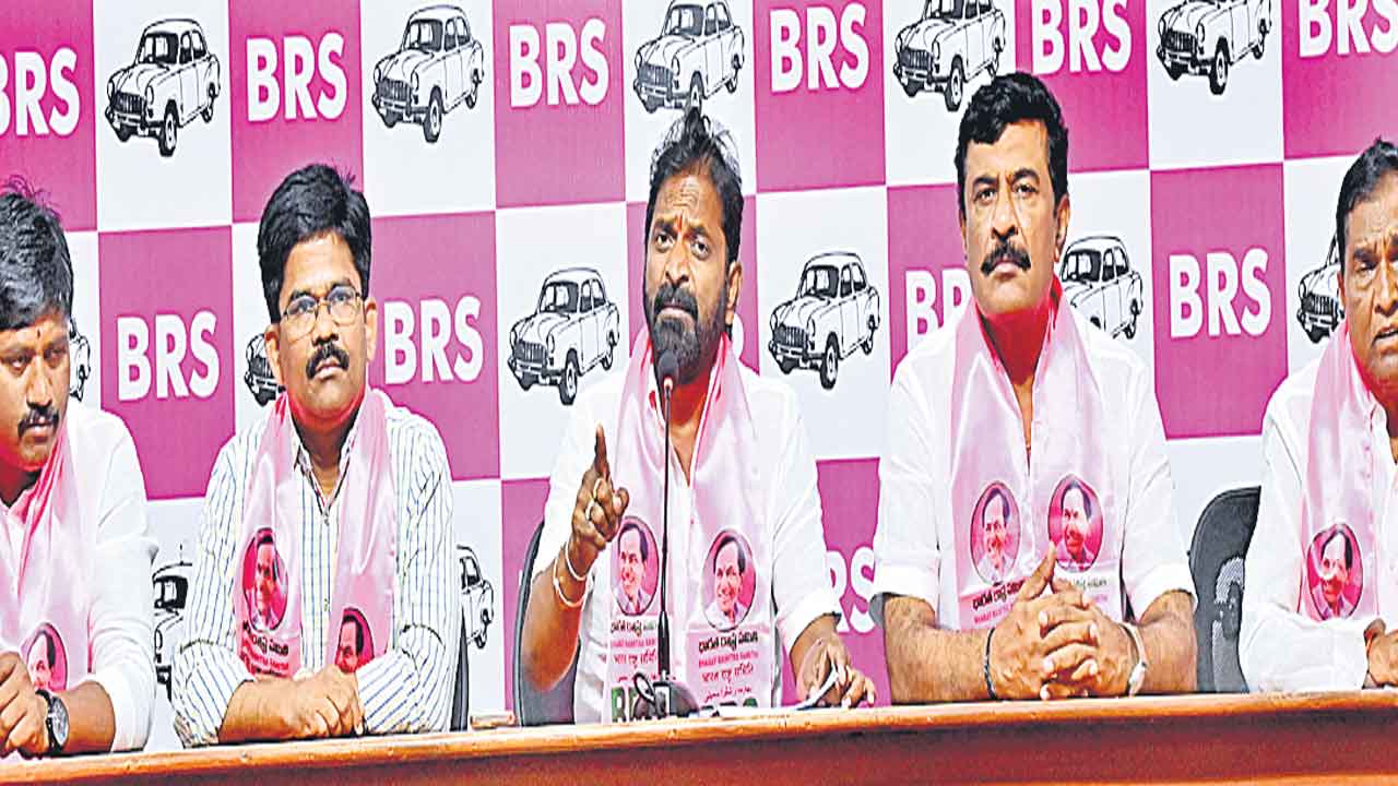 రాజ్యాంగ బద్ధంగానే ఉండాలి.. స్థానిక ఎన్నికల్లో 42 శాతం బీసీ రిజర్వేషన్లు అమలుచేయాల్సిందే.. వీ శ్రీనివాస్‌గౌడ్‌