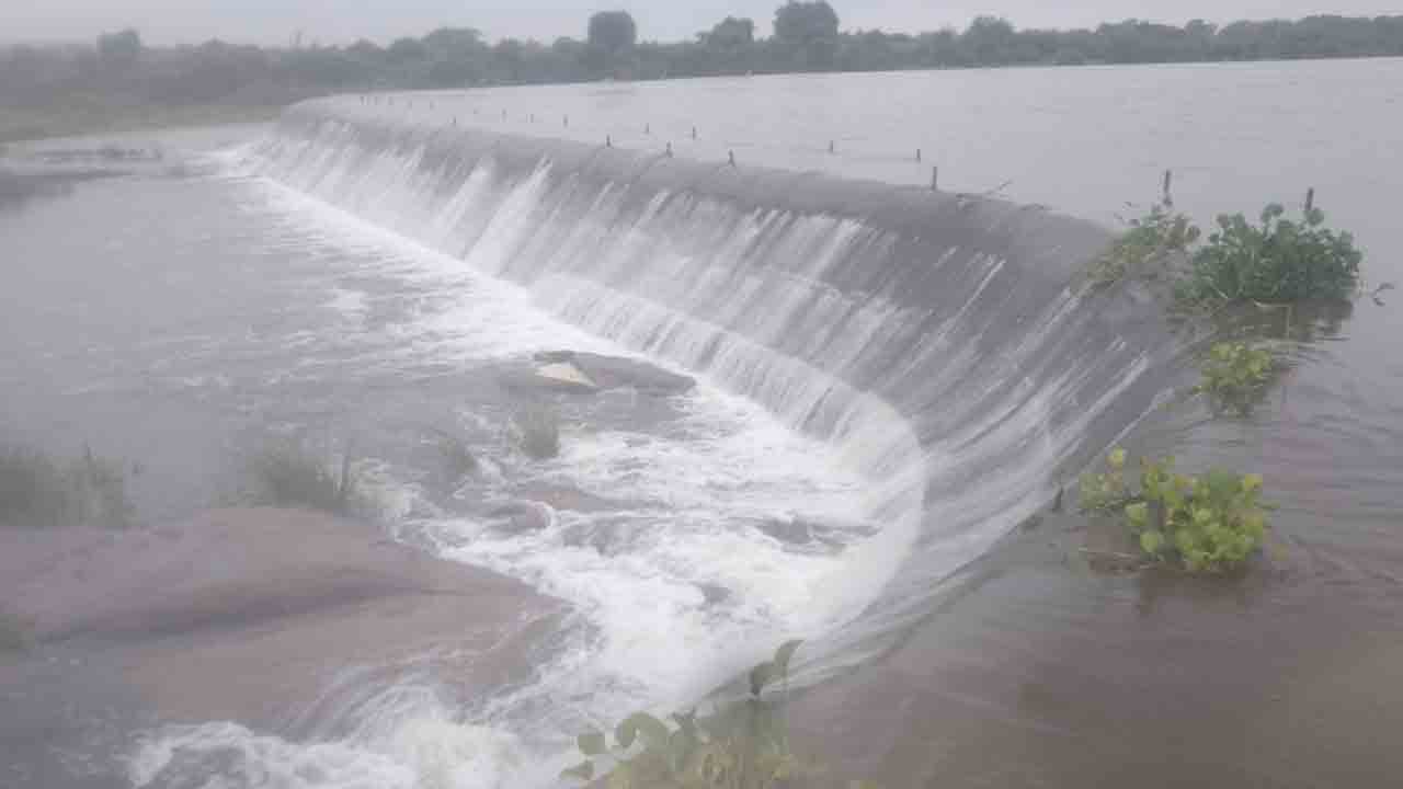 Vanadurga Project | వనదుర్గ ప్రాజెక్ట్ నిండుగా.. రైతన్న మది పులకించగా..