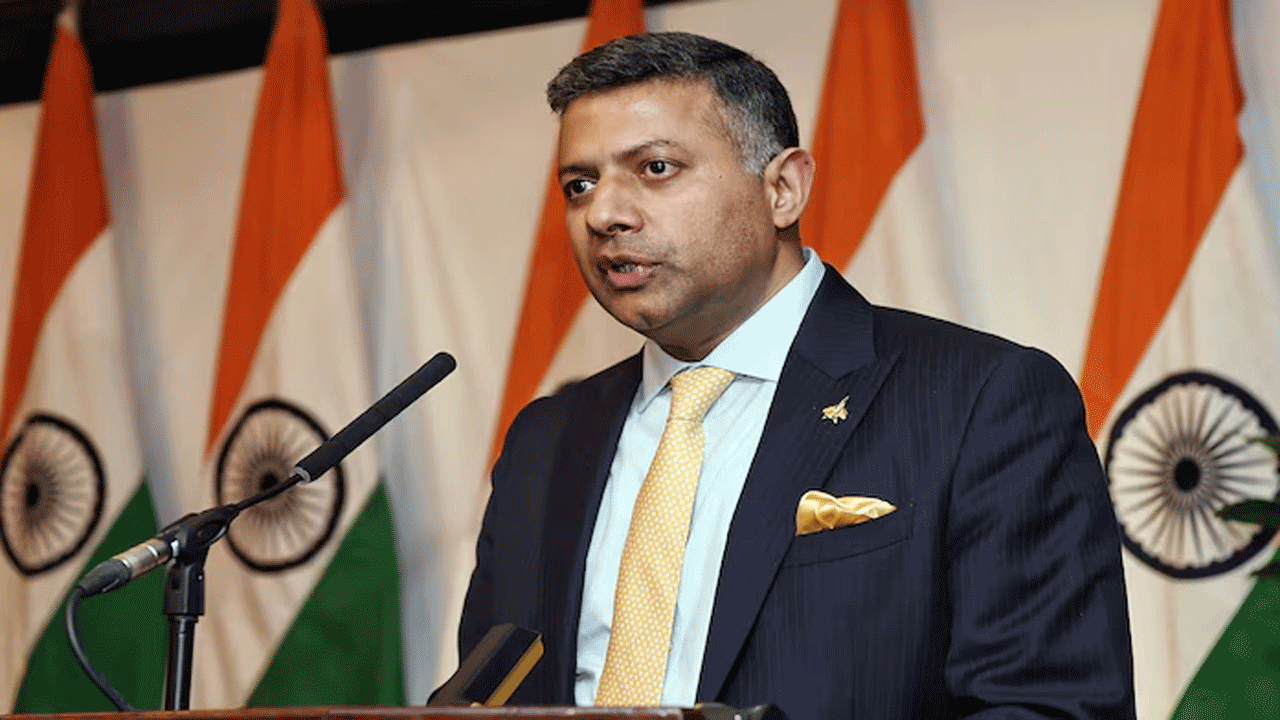 Russia Oil | మా ఆర్థిక వ్యవస్థను స్విచ్చాఫ్ చేసుకోవాలా..? : రష్యా చమురు కొనుగోలు విషయంలో పశ్చిమ దేశాలపై భారత్ మండిపాటు