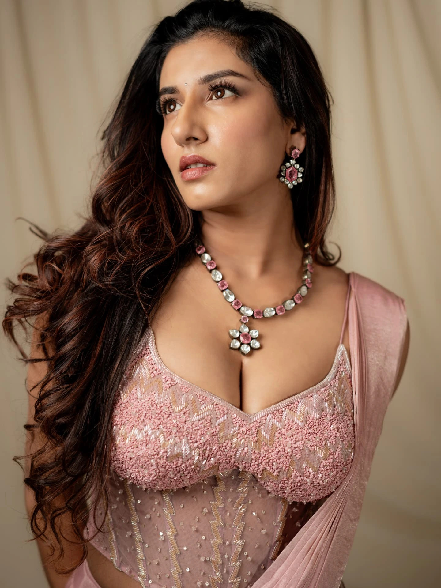 Vishnu Priya Bhimeneni (5)