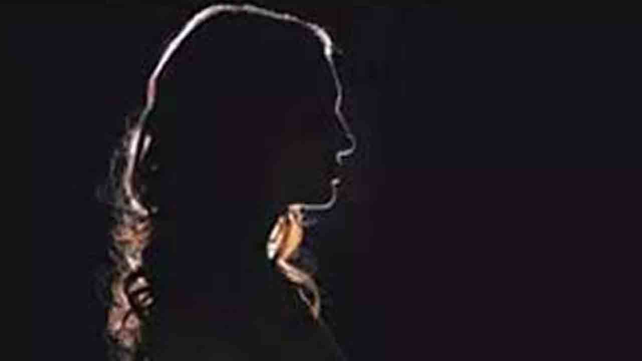 ప్రియుడితో కలిసి భర్తను చంపిన భార్య