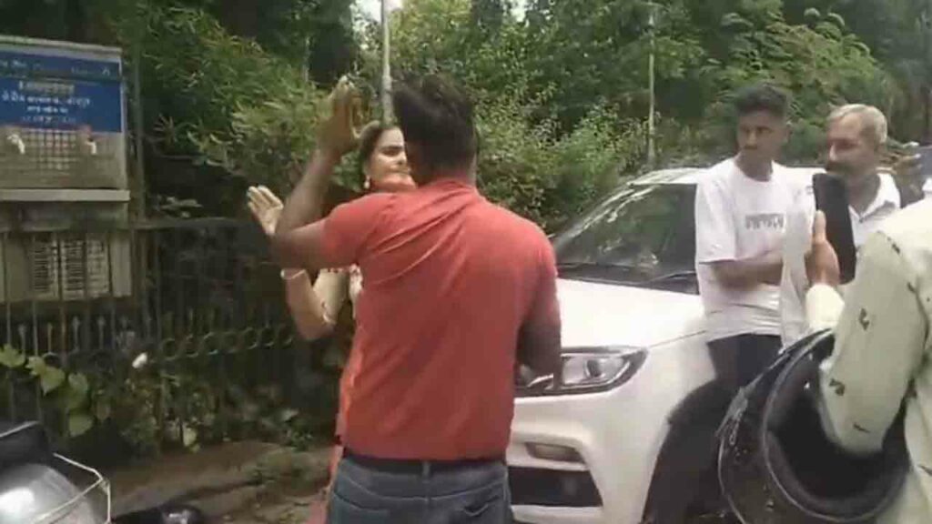 Woman Beats Up Husband
