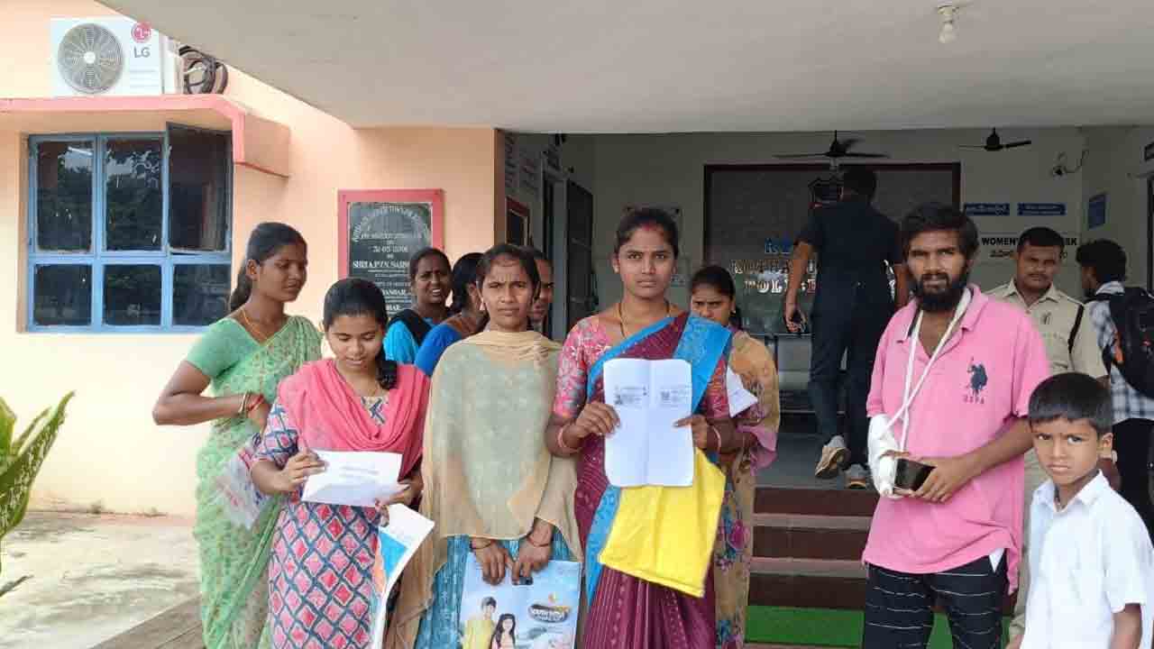 మంత్రిని కలుస్తామంటే అరెస్టు చేస్తారా?