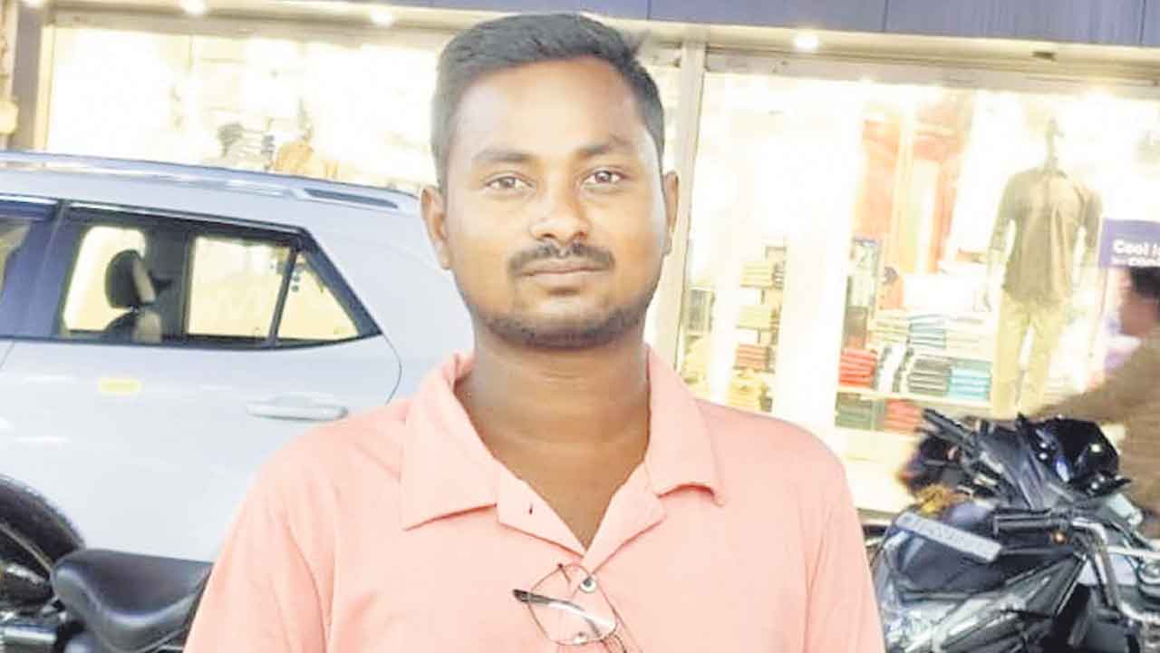 ఆన్‌లైన్‌ గేమ్స్‌ ఆడొద్దన్నందుకు.. తల్లిదండ్రుల మందలింపుతో యువకుడి ఆత్మహత్య