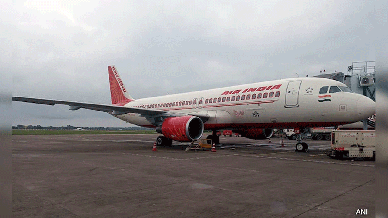 Air India Plane: ఢిల్లీ ఎయిర్‌పోర్టు.. ఎయిర్ ఇండియా విమానంలో చెల‌రేగిన మంట‌లు