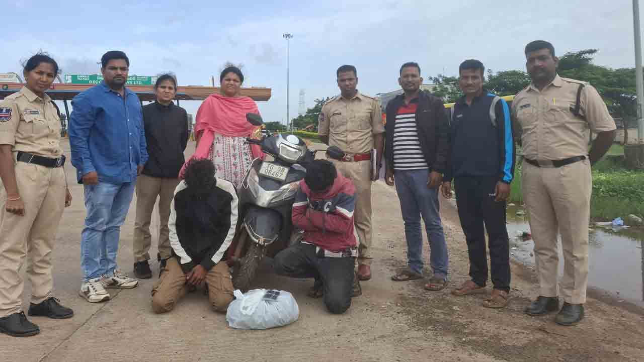 Alcohol | గోవా నుంచి అక్రమంగా మద్యం.. టోల్ ప్లాజా వద్ద గంజాయి సీజ్‌