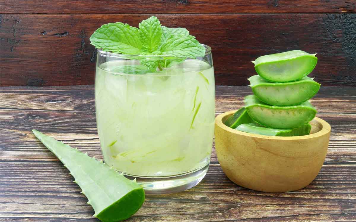 Aloe Vera Juice | రోజూ ఉదయం ప‌ర‌గ‌డుపునే క‌ల‌బంద ర‌సాన్ని తాగి చూడండి.. ఎన్నో లాభాలు క‌లుగుతాయి..!