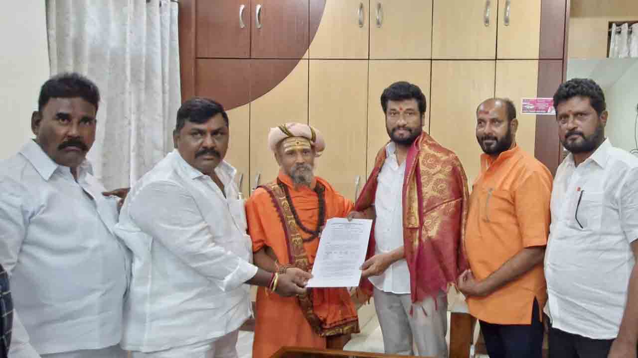 Anil Jadhav | ప్రాచీన ఆలయాల అభివృద్ధికి కృషి చేస్తా: ఎమ్మెల్యే అనిల్ జాదవ్