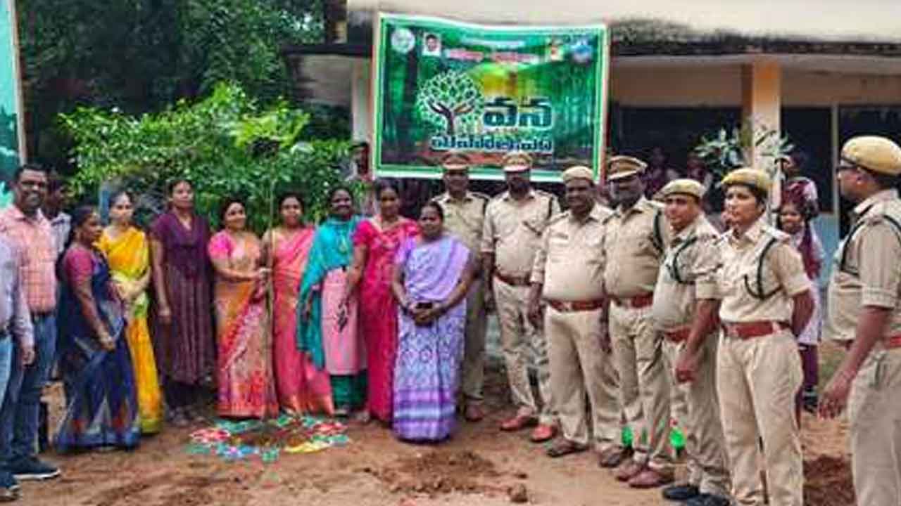 Peddapalli | అంతర్గాంలో అటవీశాఖ ఆధ్వర్యంలో వనమహోత్సవం
