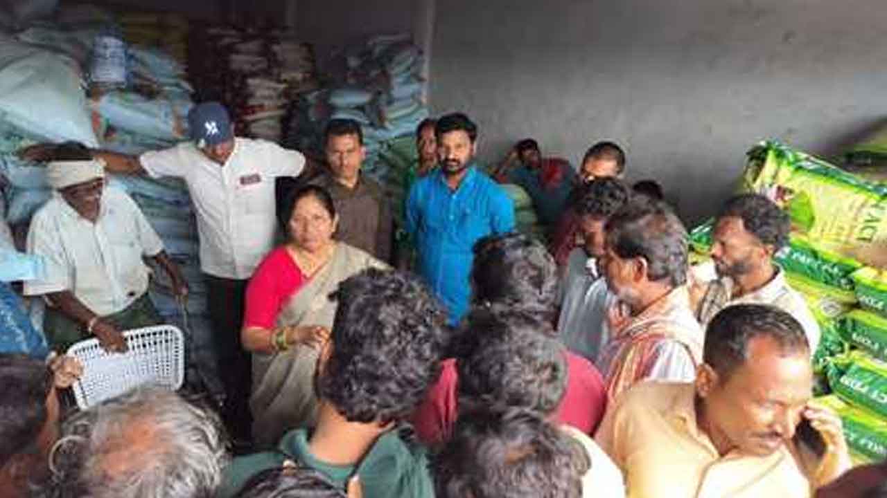 Nekkonda | వానకాలం సీజన్‌కు సరిపడా యూరియా సిద్ధం : కే .అనురాధ