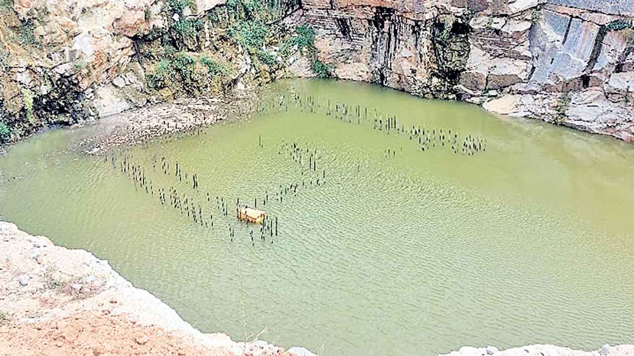 అంబ భవాని.. పనులకు బ్రేక్‌