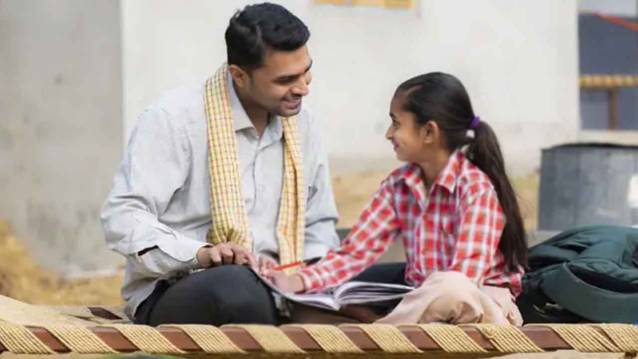 బీడీ స్కాలర్‌షిప్‌లకు దరఖాస్తుల ఆహ్వానం