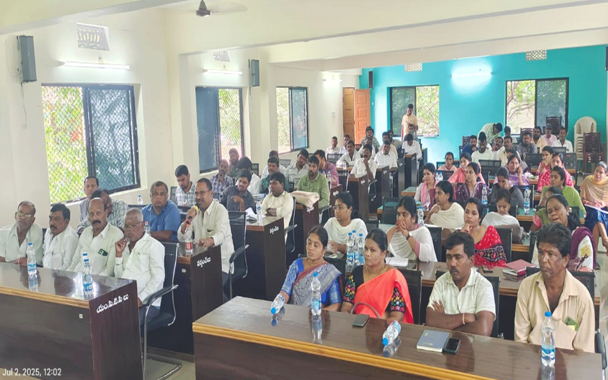 Bibinagar : నిర్మాణ సామ‌గ్రి ధరలను తగ్గించాలి : ఎంపిడిఓ శ్రీనివాస్‌రెడ్డి