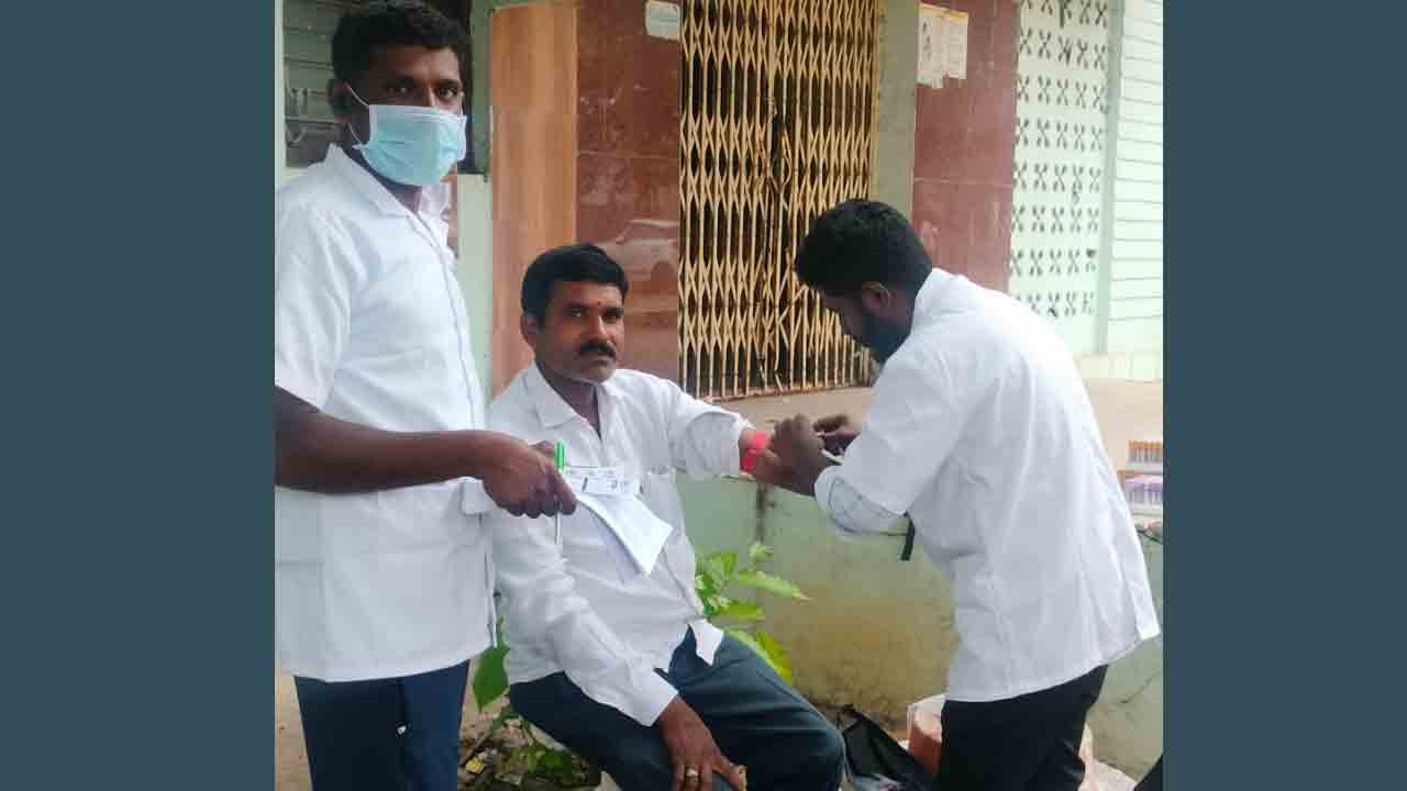 లేబర్‌కార్డు దారులకు రక్త నమూనాలు.. 20 వరకు సీహెచ్‌సీలో పరీక్షలు