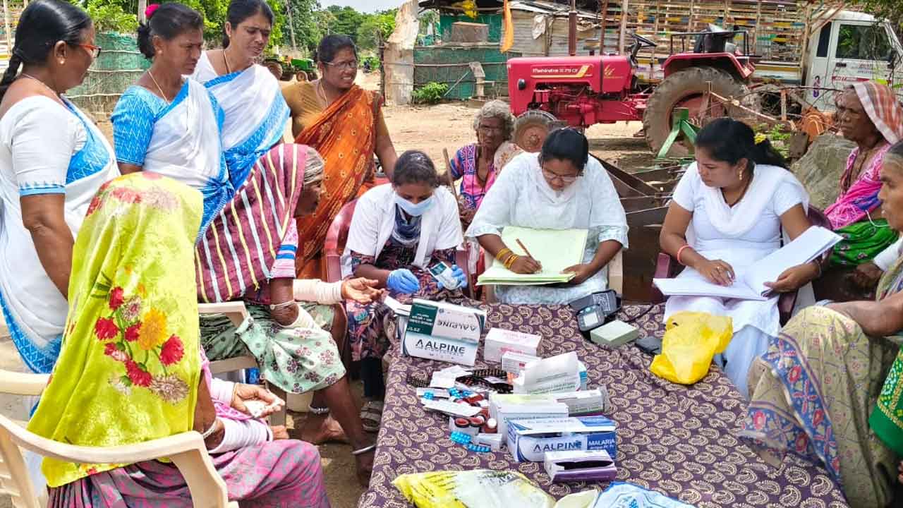 Special medical camp | బోటితండాలో ప్రత్యేక వైద్య శిబిరం.. సీజనల్ వ్యాధులపై అవగాహన