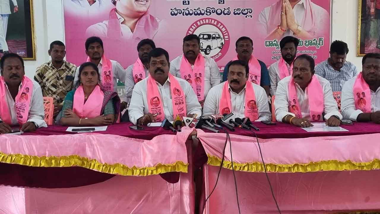 BRS corporators | నిధులే లేనప్పుడు అభివృద్ధి ఎలా సాధ్యం? : బీఆర్‌ఎస్‌ కార్పొరేటర్లు
