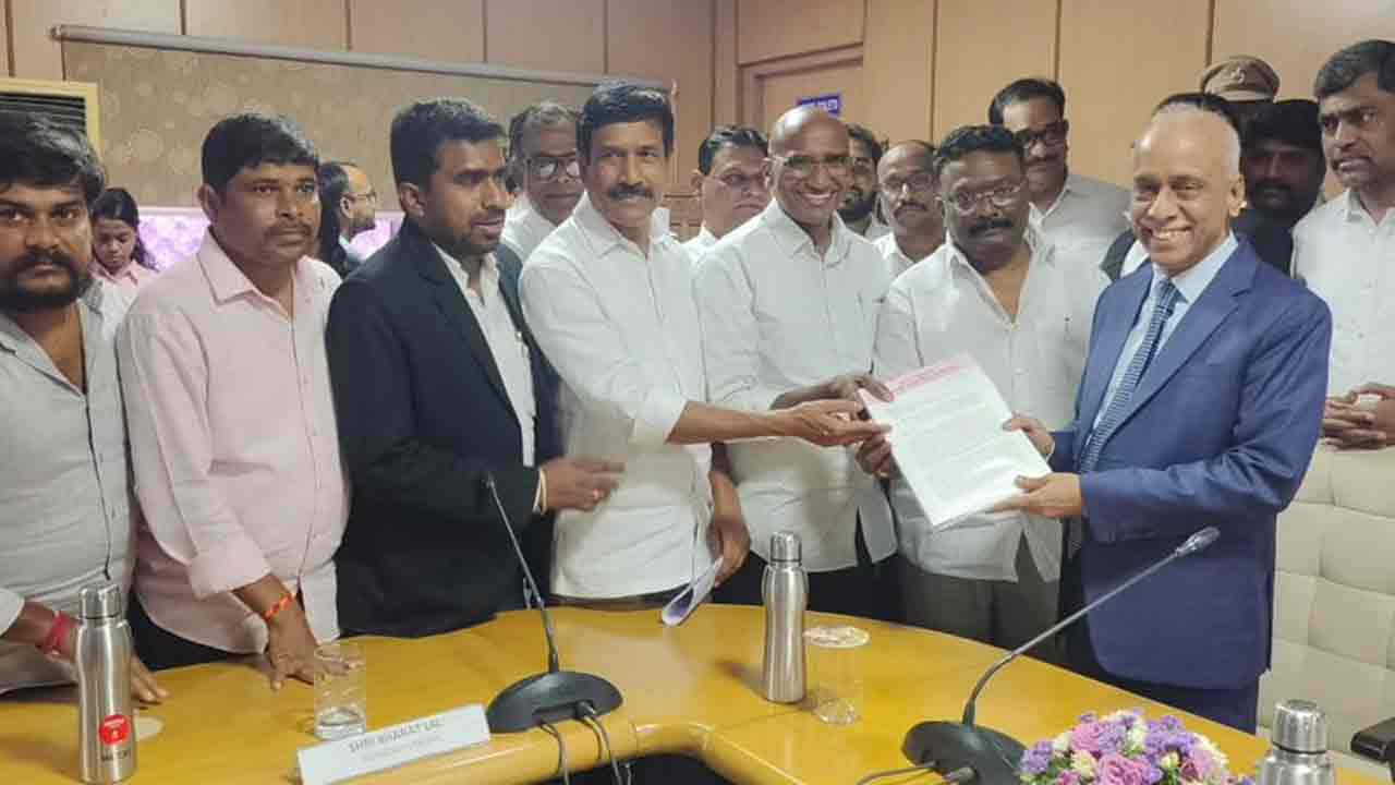 BRS Party | తెలంగాణలో మానవ హక్కులకు భంగం.. కాంగ్రెస్ పాలనపై ఎన్హెచ్ఆర్సీ కమిషన్కు ఫిర్యాదు