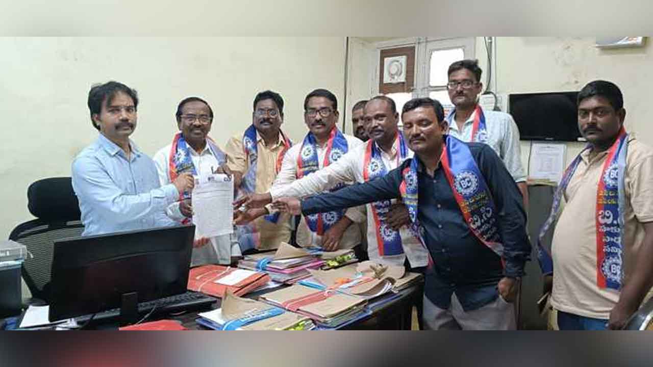 Warangal | స్థానిక సంస్థల రిజర్వేషన్ల చట్టాన్ని వెంటనే ఆమోదించాలి : టీ వెంకట రాములు