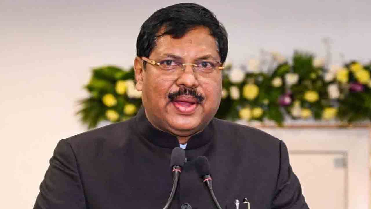 జస్టిస్‌ వర్మ పిటిషన్‌పై ప్రత్యేక బెంచ్‌.. విచారణ నుంచి తప్పుకున్న సీజేఐ జస్టిస్‌ గవాయ్‌