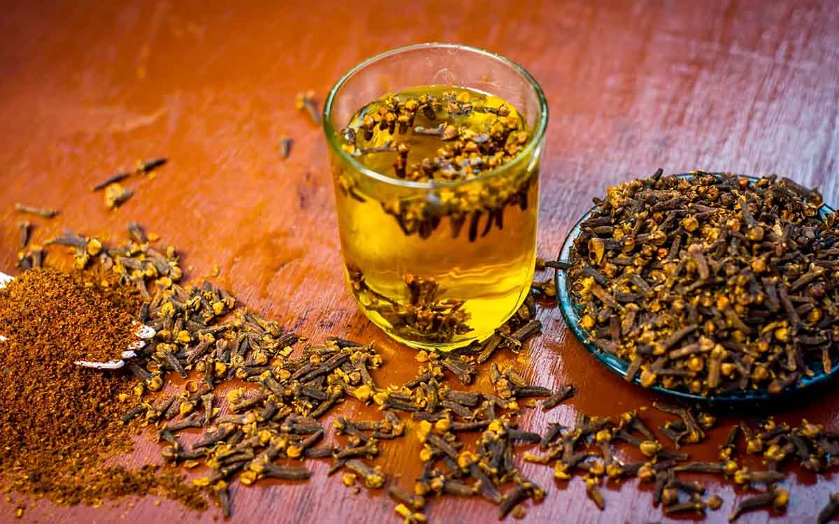 Cloves Water | ల‌వంగాల నీళ్ల‌ను రోజూ తాగ‌డం మ‌రిచిపోకండి.. అనేక లాభాలు క‌లుగుతాయి..!