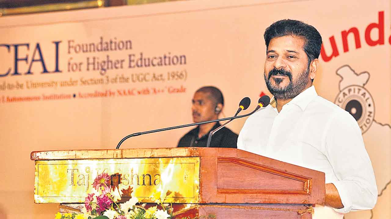 అలవోకగా సీఎం అబద్ధాలు!