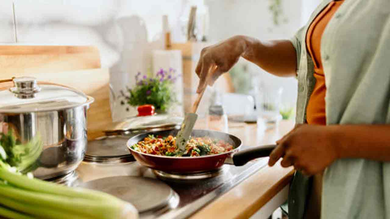 KGBV | కేజీబీవీలో వంట మ‌నిషి పోస్టుకు ద‌ర‌ఖాస్తుల ఆహ్వానం