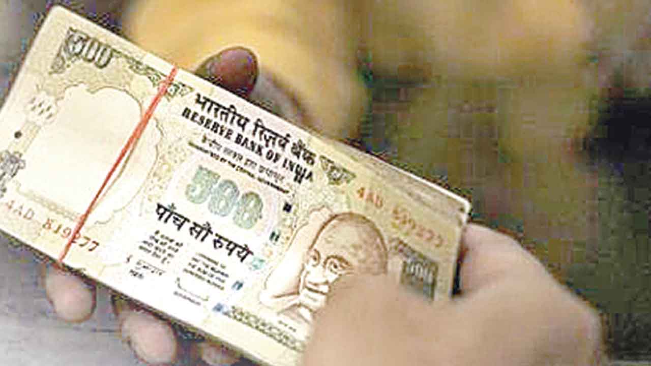 లంచం.. అవినీతికి కేరాఫ్‌గా రంగారెడ్డి జిల్లా రెవెన్యూశాఖ.. ఏసీబీకి చిక్కుతున్న తిమింగలాలు