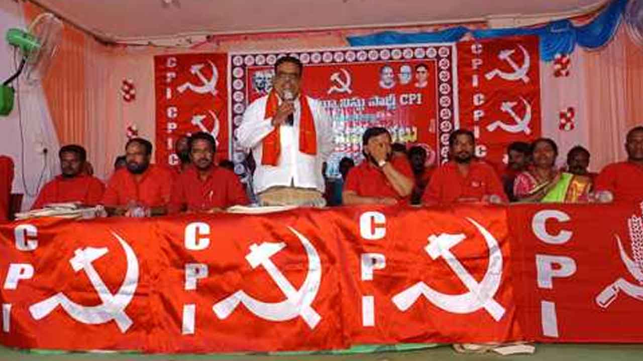 Kuravi | కాంగ్రెస్ ఏ ఒక్క హామీని పూర్తిగా అమలు చేయలేదు : తక్కెళ్లపల్లి శ్రీనివాసరావు