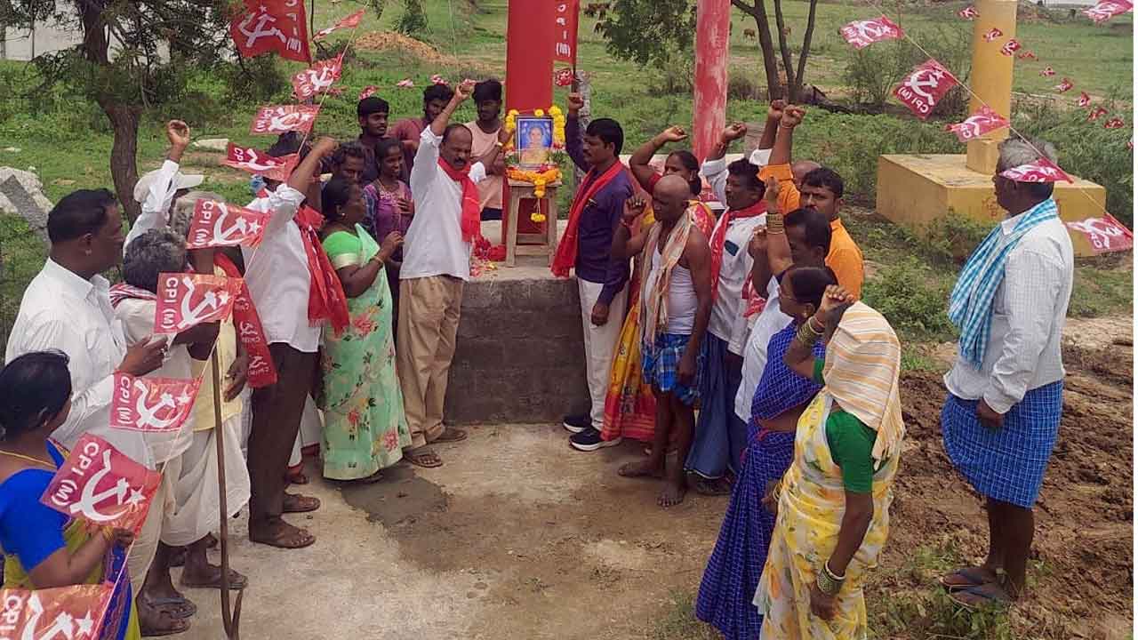 గ్రామాభివృద్ధికి మాజీ సర్పంచ్ వెంకమ్మ కృషి ఎనలేనిది : పెంజర్ల సైదులు