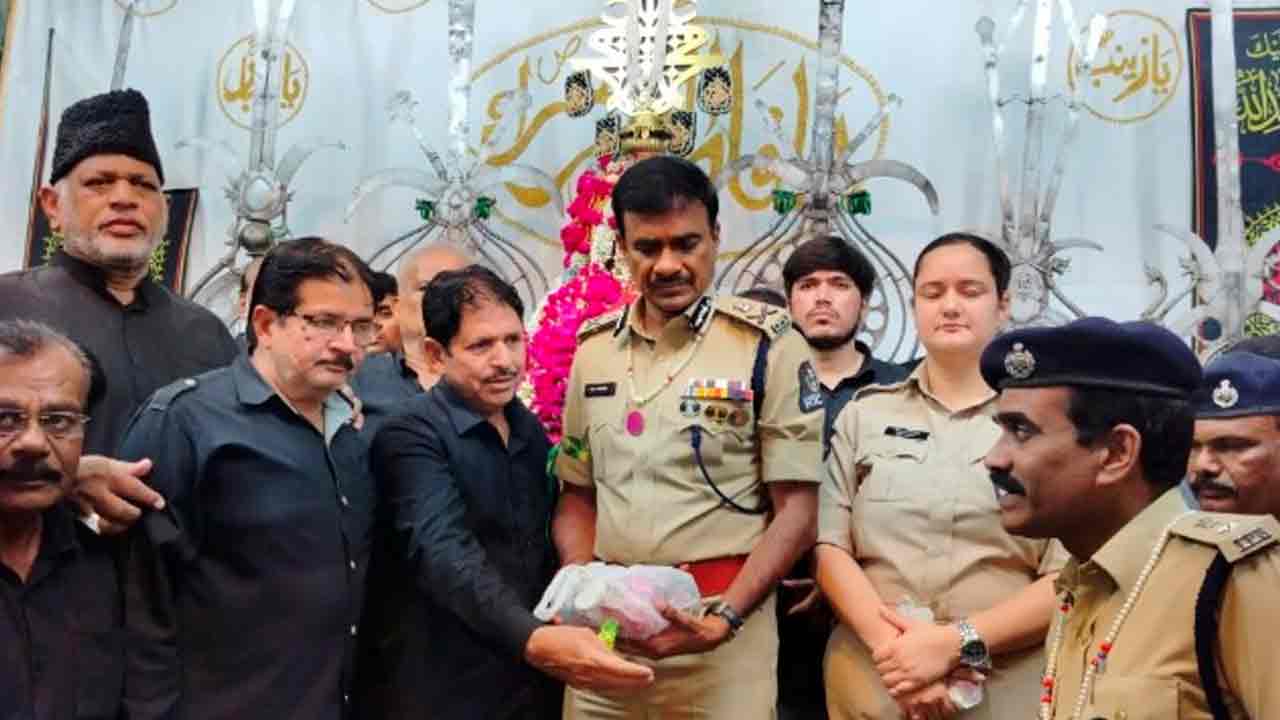 CV Anand | దట్టీలు సమర్పించిన సీపీ సీవీ ఆనంద్