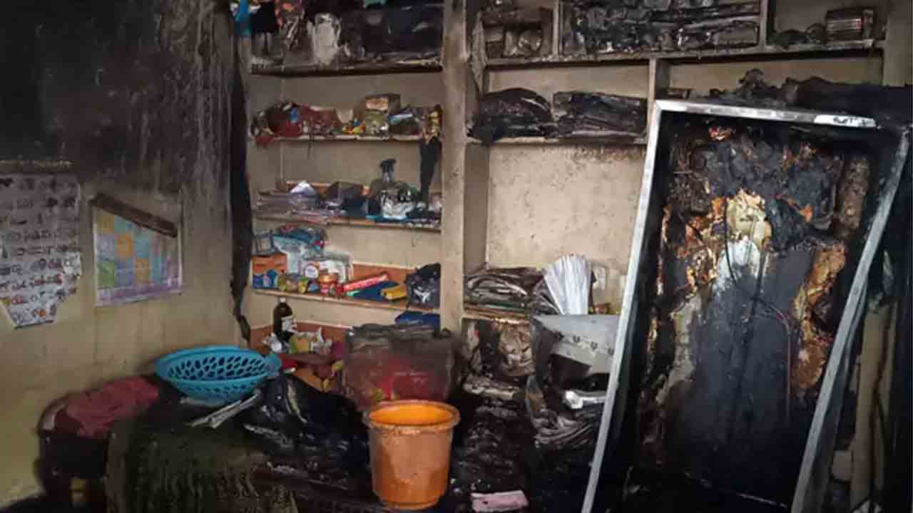 Refrigerator Blast | ఇంట్లో పేలిన రిఫ్రిజిరేటర్‌‌.. సనత్‌నగర్‌లో తప్పిన పెను ప్రమాదం