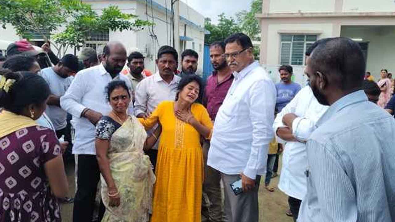 Dasari Manohar Reddy | మృతుని కుటుంబాన్ని పరామర్శించిన మాజీ ఎమ్మెల్యే దాసరి మనోహర్ రెడ్డి