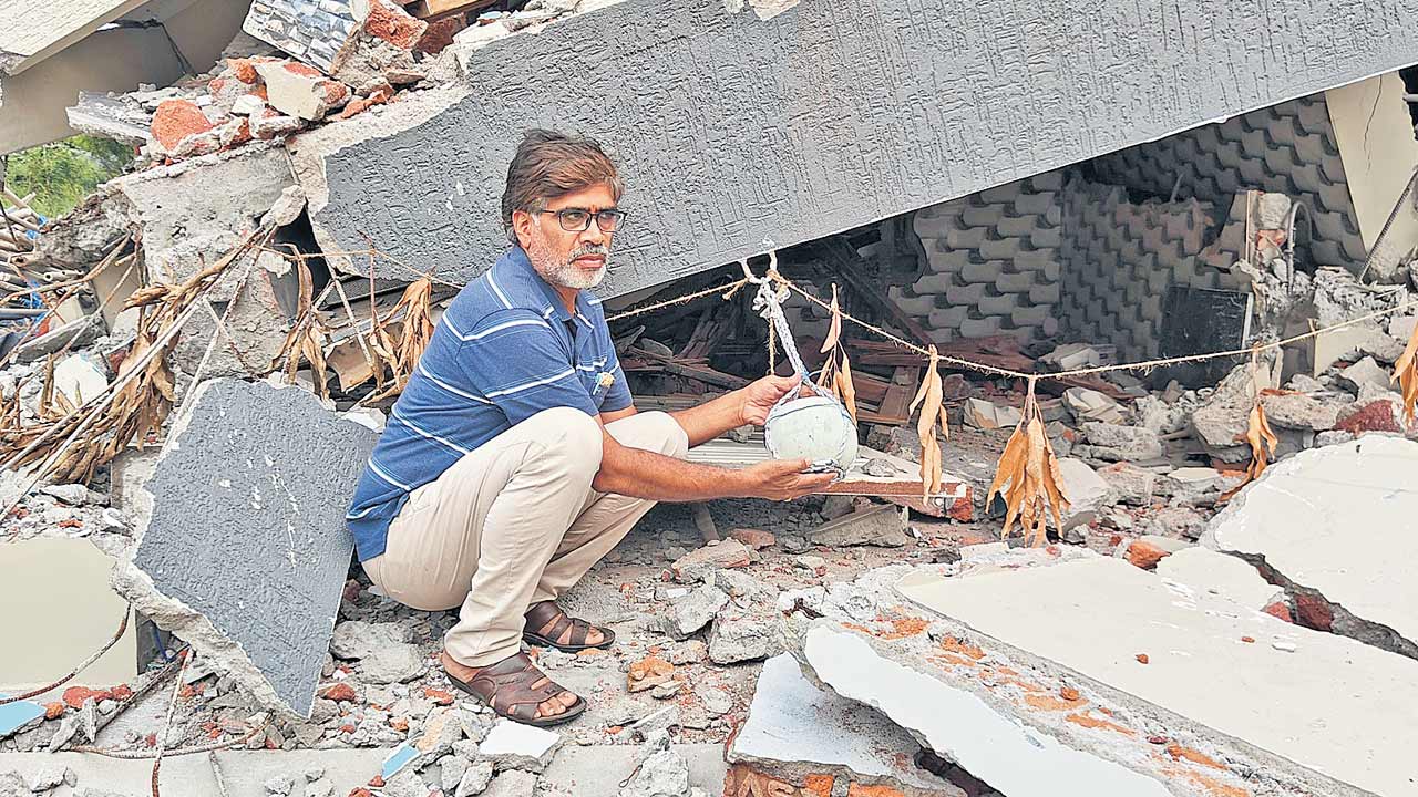 కూలిన కలలసౌధం