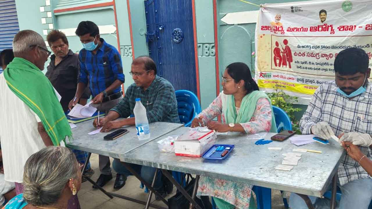 Seasonal diseases | సీజనల్ వ్యాధులపై అప్రమత్తంగా ఉండాలి : డాక్టర్ శ్రీనివాస్