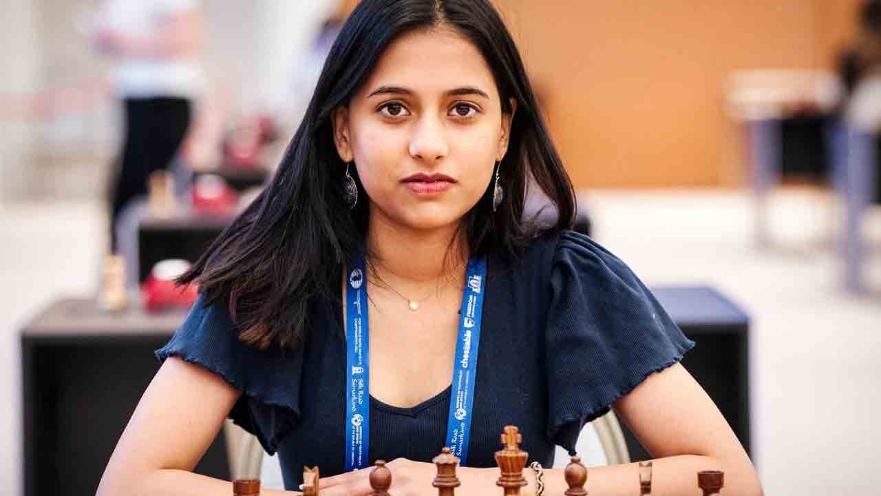 Divya 1