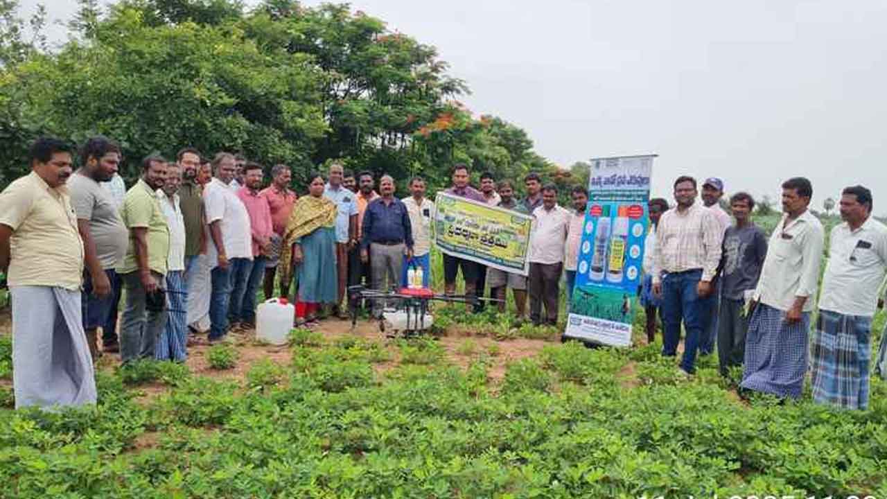 Nallabelli | రైతులు సాంకేతికతపై అవగాహన పెంపొందించుకోవాలి : ఏడీఏ దామోదర్ రెడ్డి