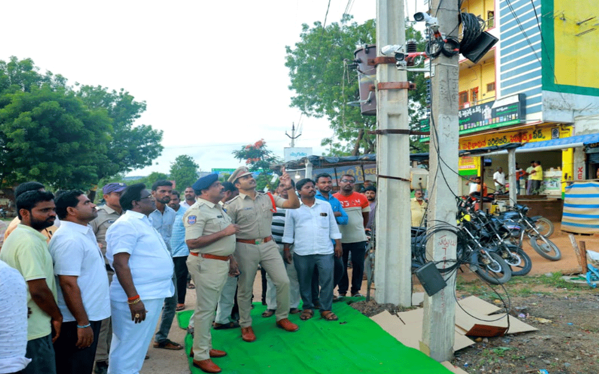 Nalgonda : సీసీ కెమెరాలతో పటిష్ట నిఘా : డీఎస్పీ శివరాంరెడ్డి