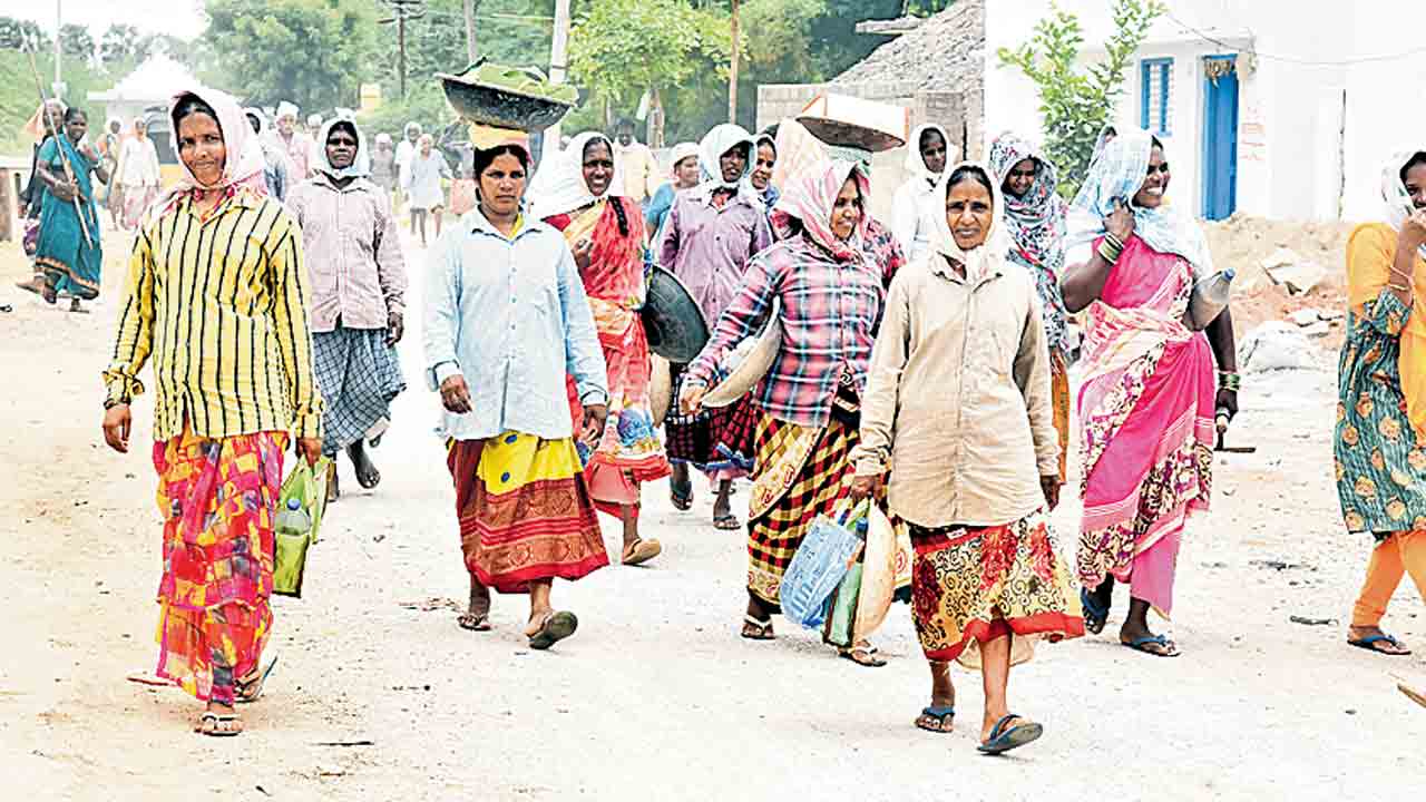ఉపాధి హామీ ఉత్తిదేనా..?