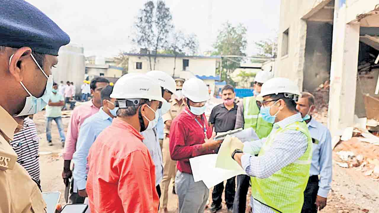 అనువణువు పరిశీలన