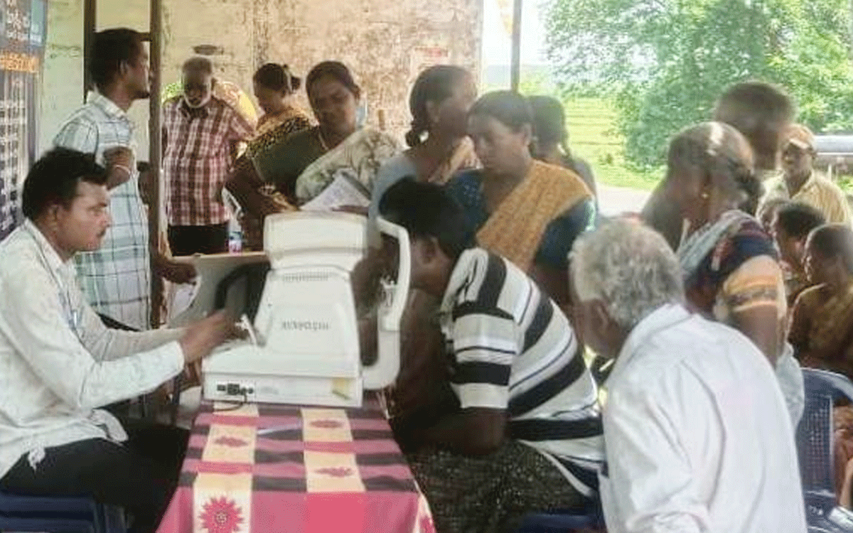 Karepalli : సీతారాంపురంలో కంటి వైద్య శిబిరం