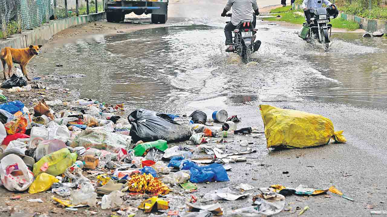 ఎక్కడి చెత్త అక్కడే