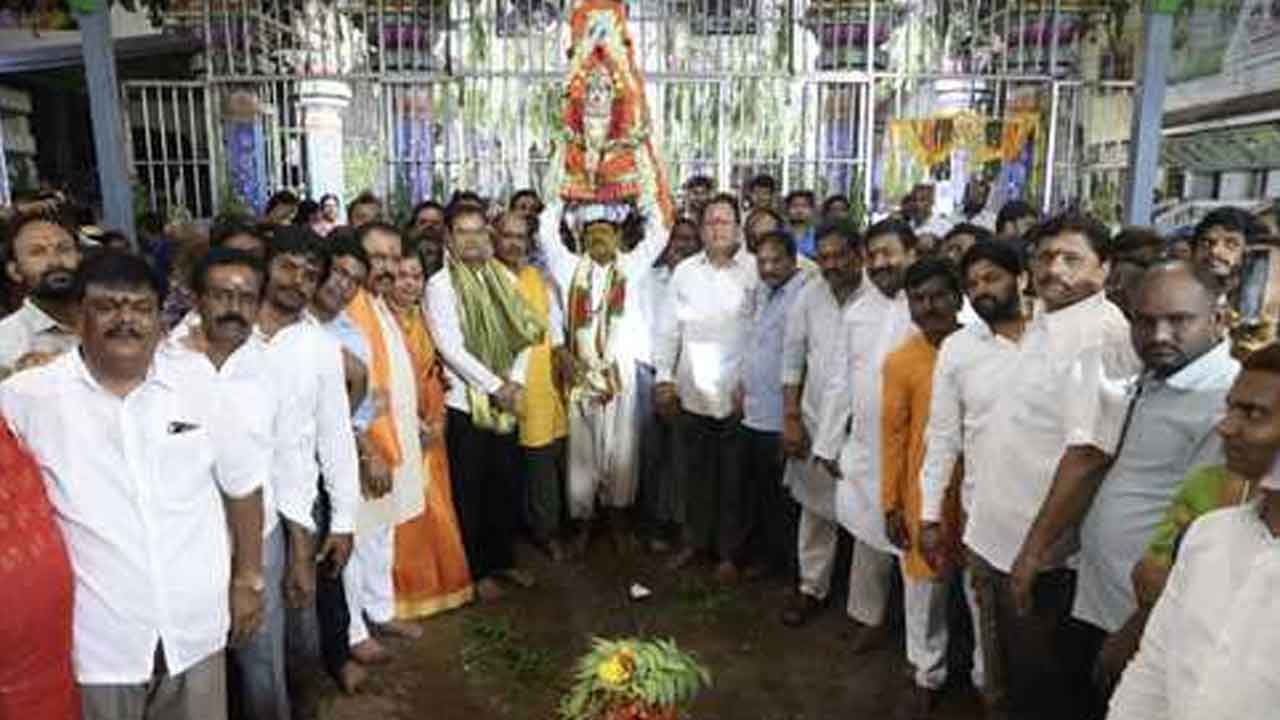 Mahankali Ghatam | మహంకాళి అమ్మవారి ఘటం ఊరేగింపు ప్రారంభం