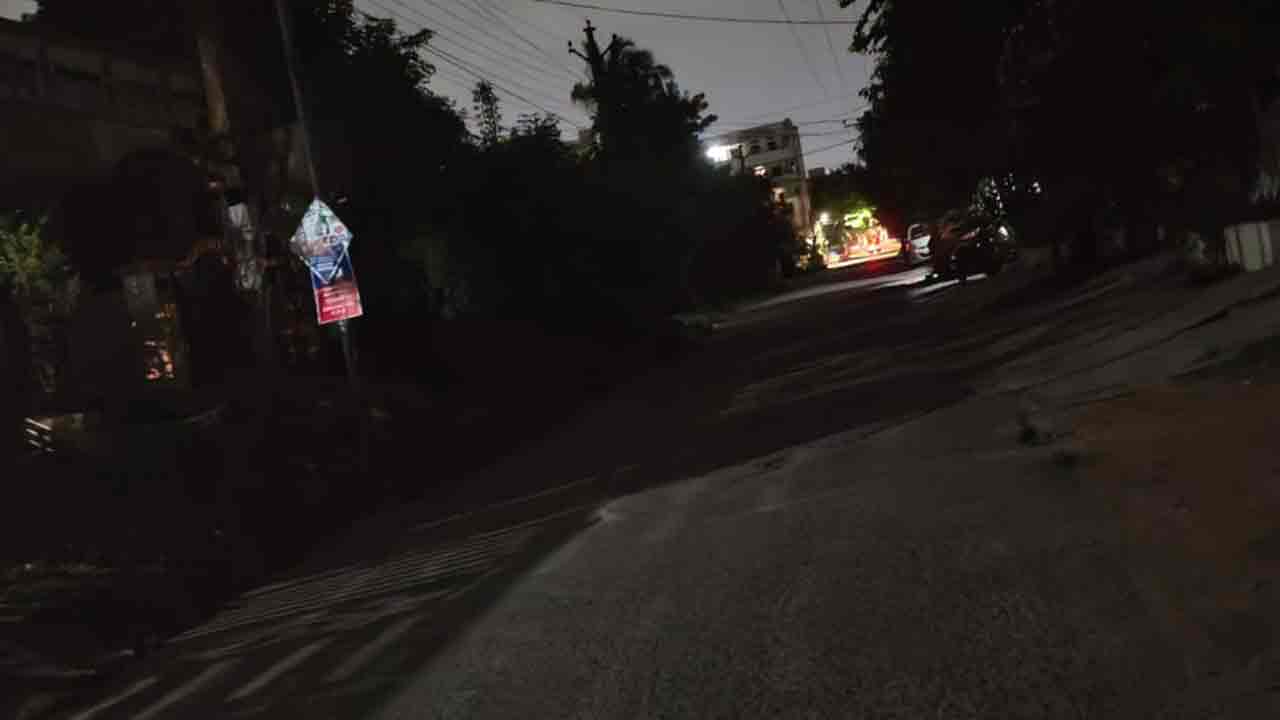 Vanasthalipuram | అంధకారం.. ఆగమాగం.. రాత్రిపూట వెలగని వీధిదీపాలు