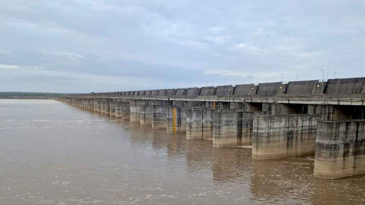 Godavari River | ఉప్పొంగిన గోదావరి.. టేకులగూడెం వంతెన మూసివేత