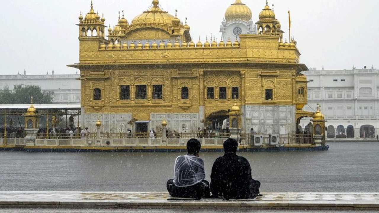 Golden Temple: గోల్డెన్ టెంపుల్ పేల్చివేస్తామ‌ని బెదిరింపు మెయిల్స్‌.. సాఫ్ట్‌వేర్ ఇంజినీర్ అరెస్టు