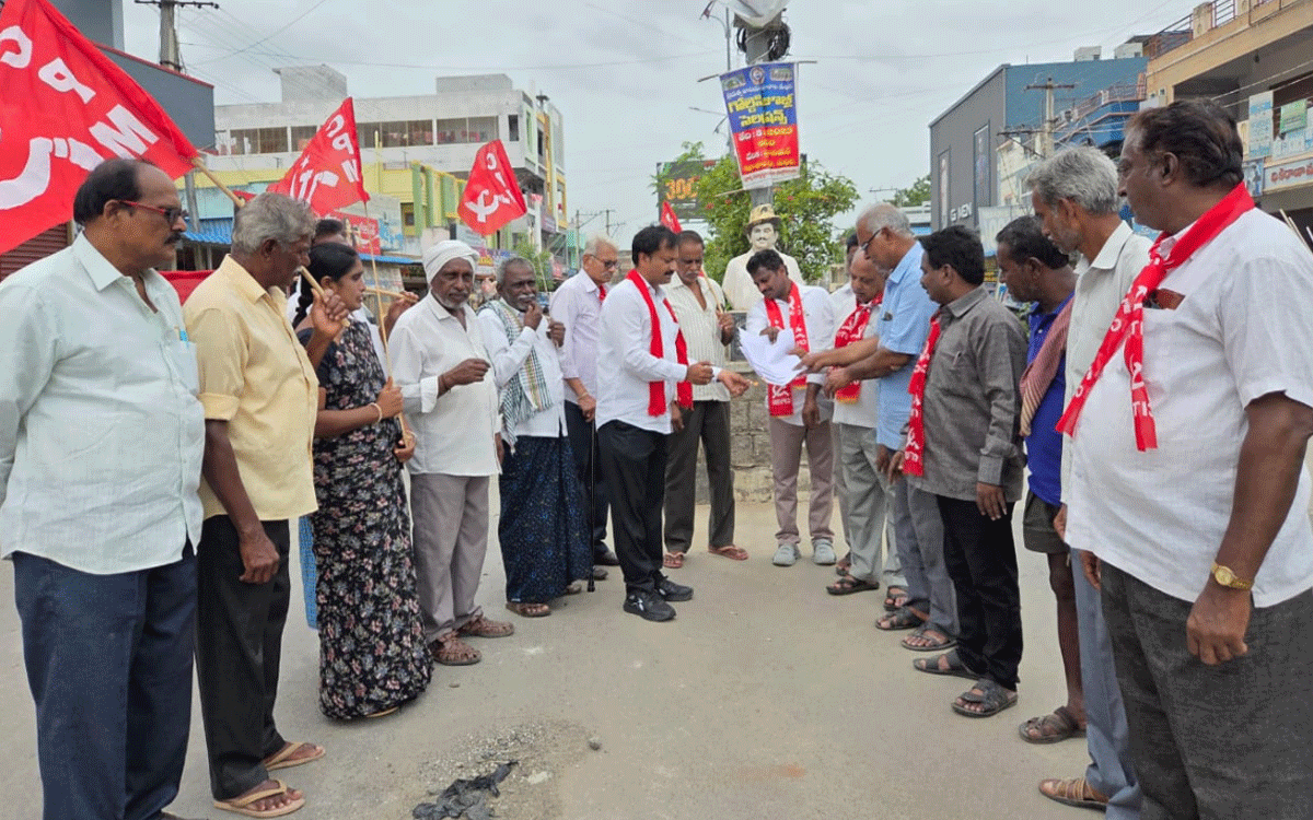 Madhira : కేంద్రం బాట‌లో రాష్ట్రం : మడుపల్లి గోపాలరావు